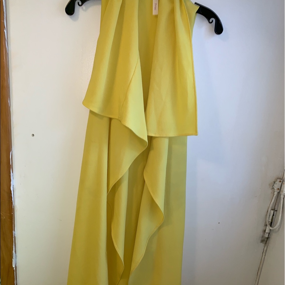 Beautiful yellow no sleeveless cardigan ☀️
